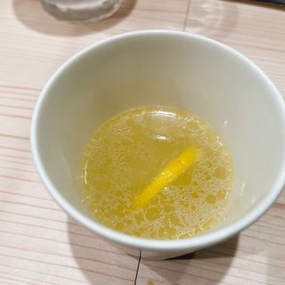 鶏と檸檬（本日の割りスープ）(ラーメン専科 竹末食堂)