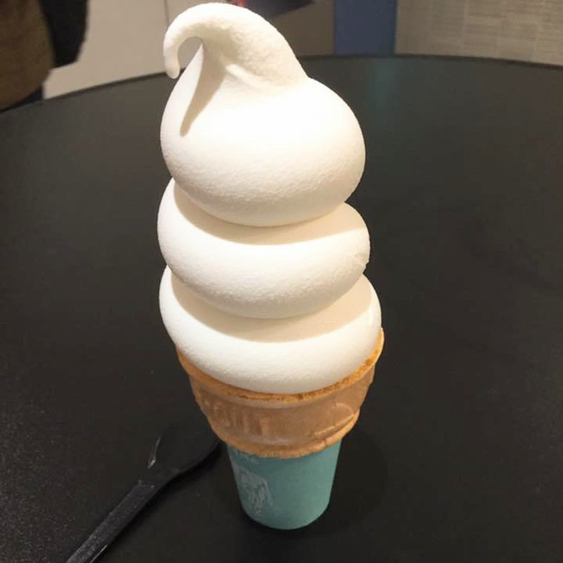 ミルキーソフトクリーム(生クリーム専門店 ミルク 横浜店)