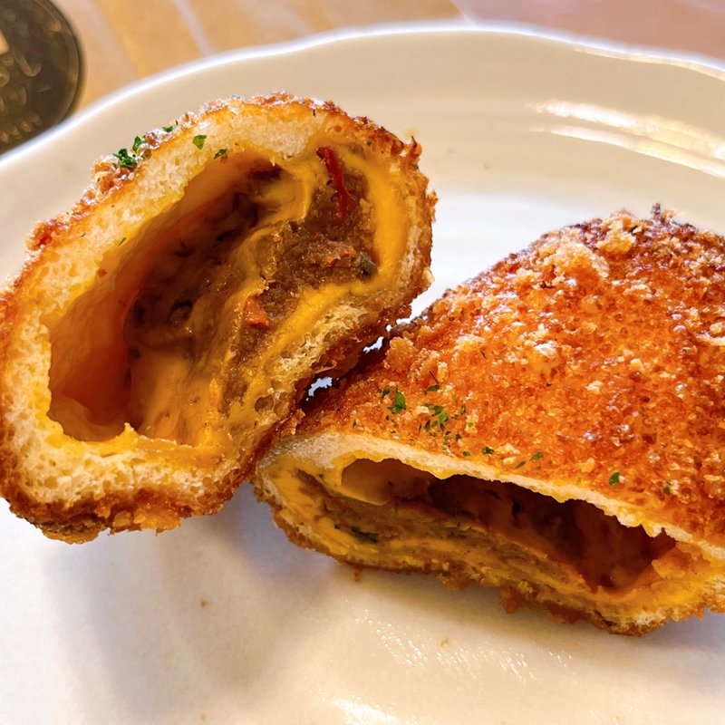 チーズカレーパン(ひぐらしベーカリー)