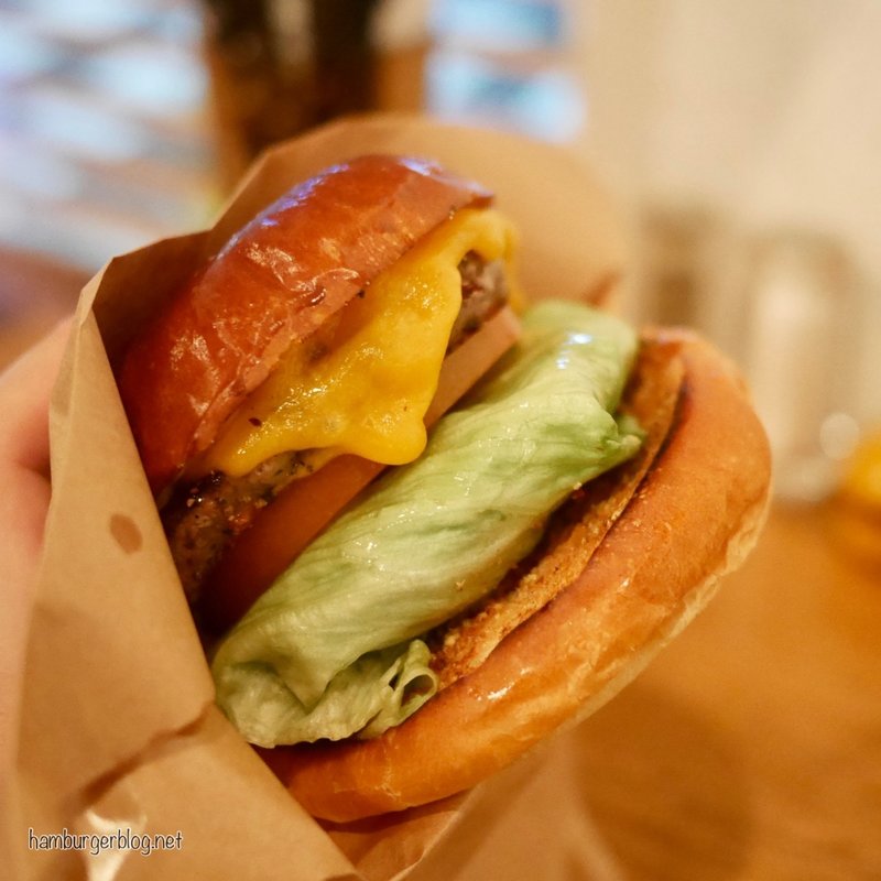 チーズバーガー(THE BASKET)