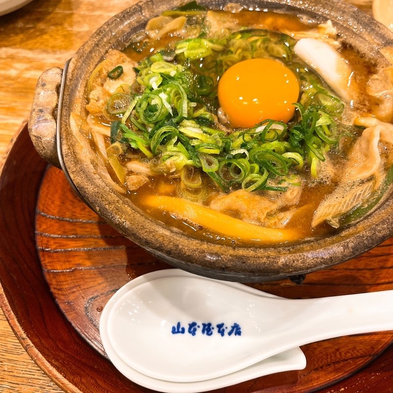 豚ロース入り味噌煮込みうどん(山本屋本店 名古屋駅前店)