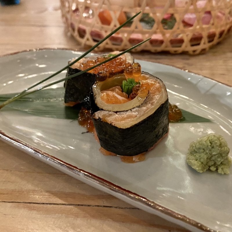 贅沢！いくらのいなり寿司(KEMONO UMAMI ROBATA ROOF TOP )