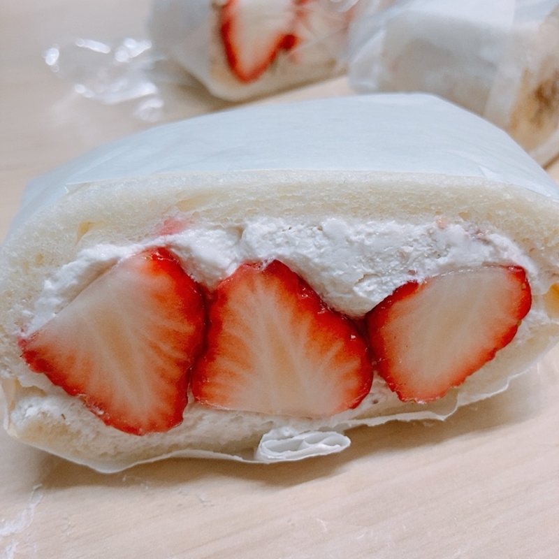 こだわりクリームの贅沢いちご(カフェトライノサンドウィッチ横川店)