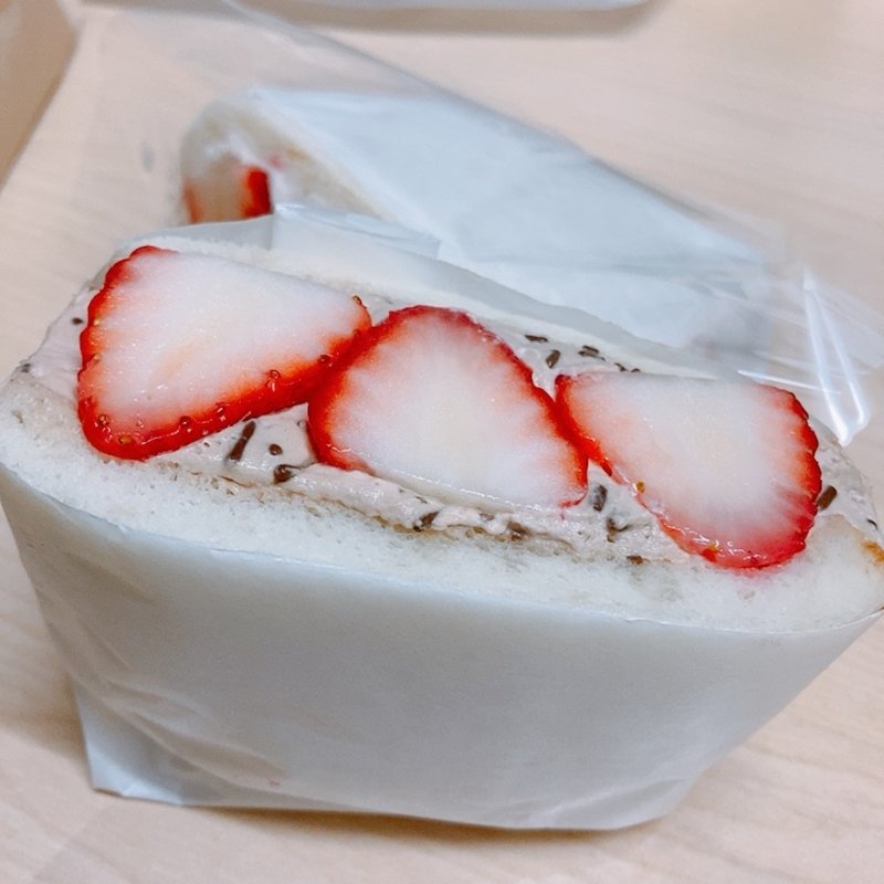 チョコクリームといちご(カフェトライノサンドウィッチ横川店)