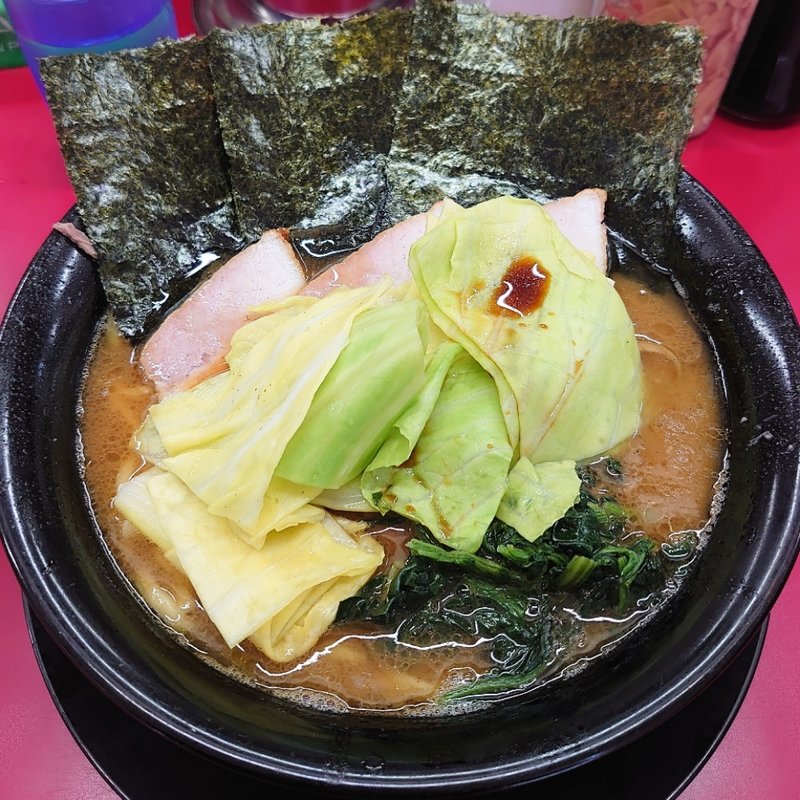 チャーシューメン(3枚)+中盛+キャベツ(王道家)