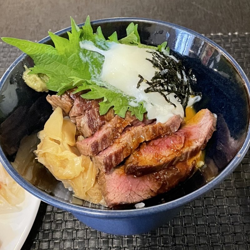 ローストビーフ丼(Bistro GRASSO)