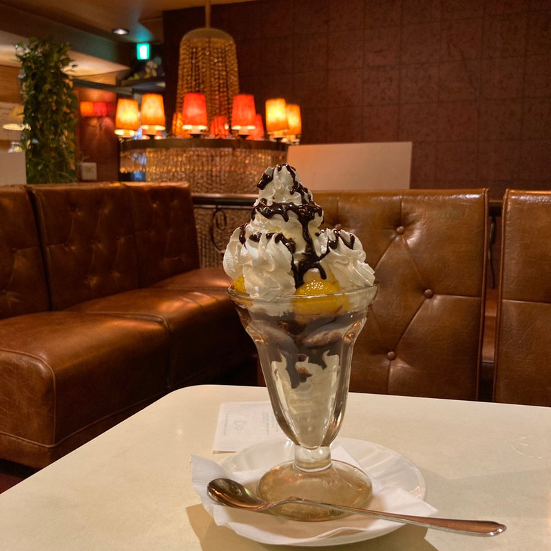 チョコレートパフェ(丘)