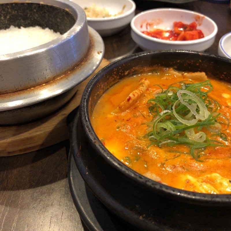 神戸ポーク　スンドゥブセット(純豆腐スンドゥブ専門店 OKKII（オッキー）箕面本店)