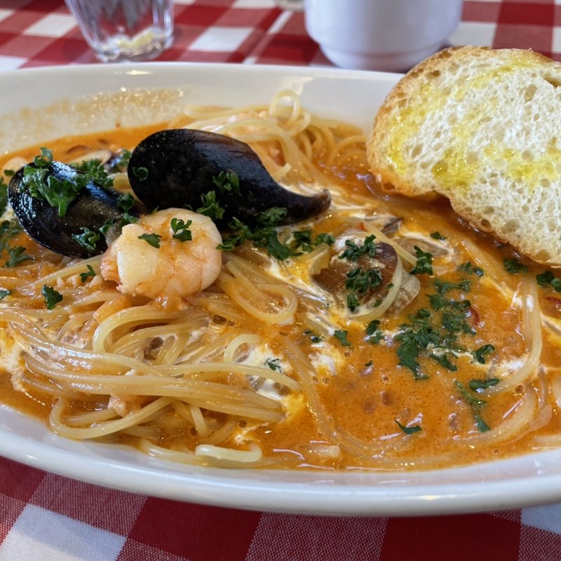 シーフードトマトパスタ(トラットリア バンビーナ)