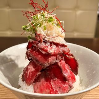 ローストビーフのかき氷丼(炭火焼肉　焼肉の岩さん )