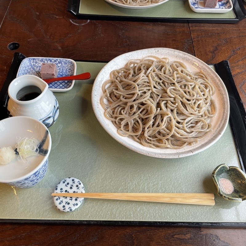 玄碾きそば(石臼碾き手打そば 百日紅 sarusuberi)