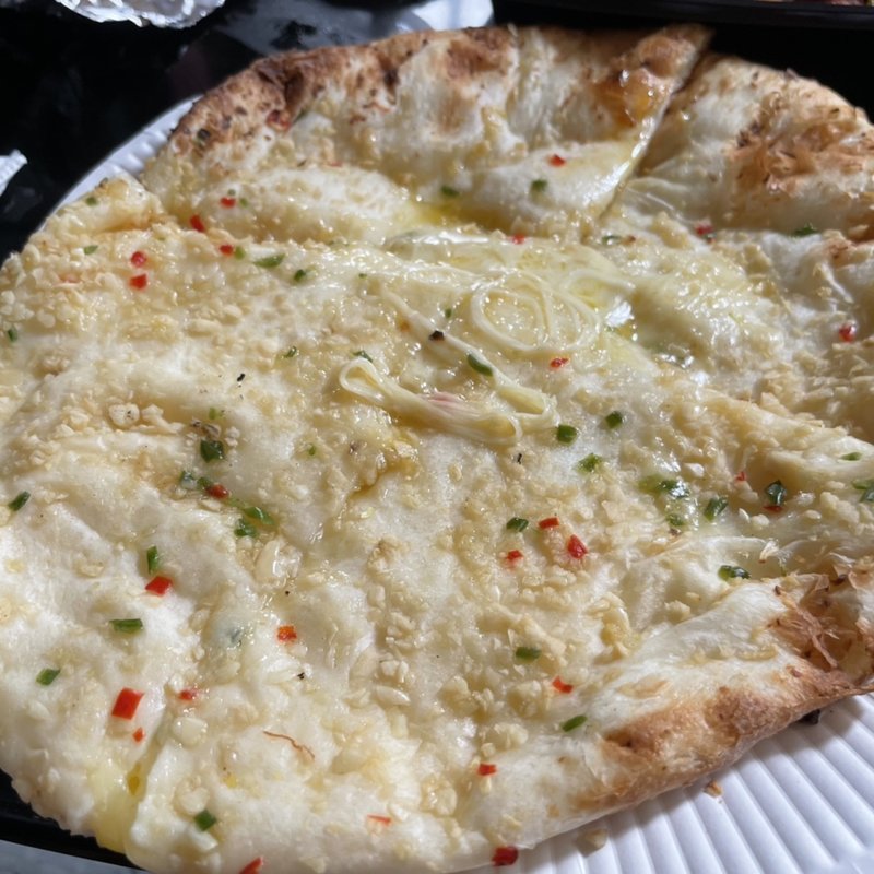 ガーリックチーズナン(ララポカリ)