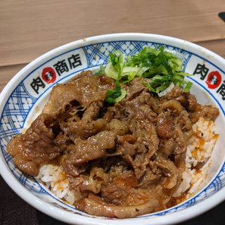 牛カルビ丼100g(肉丸商店 イオンモール上尾店)