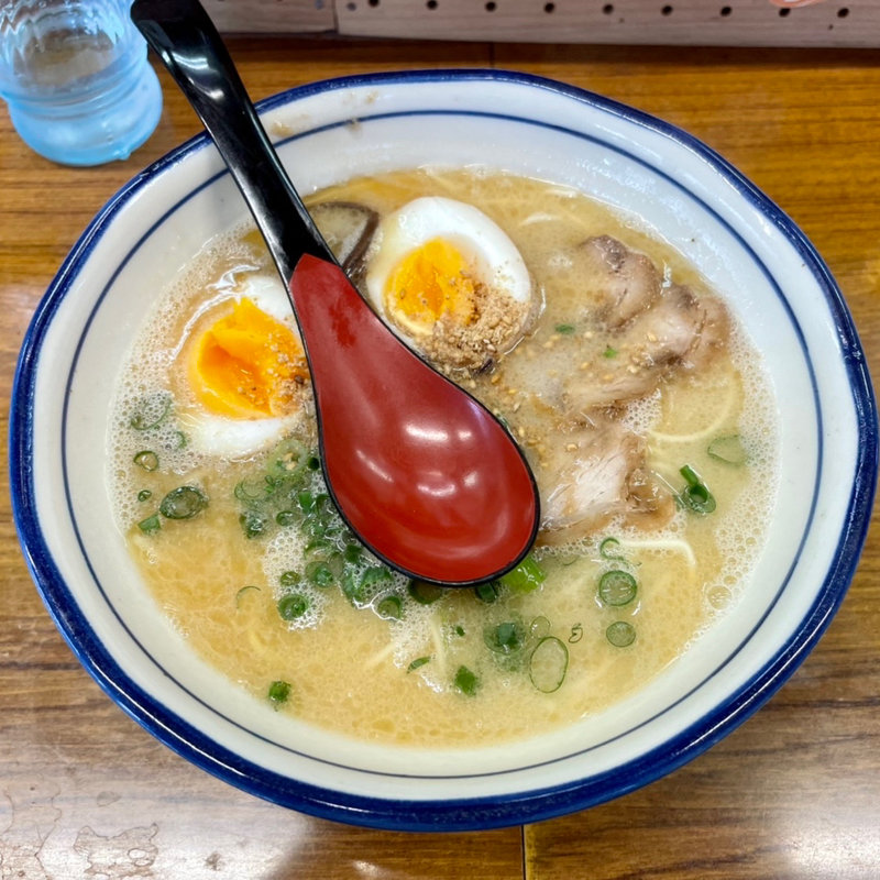 煮卵ラーメン(まるまんらーめん)