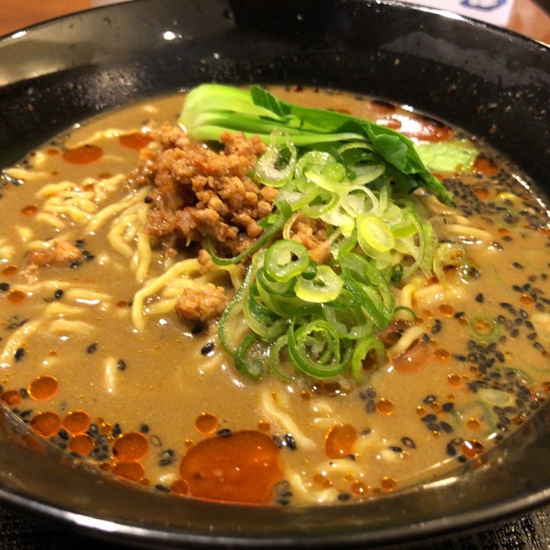 黒胡麻坦坦麺(中華菜館 水晶 （チュウカサイカン スイショウ）)