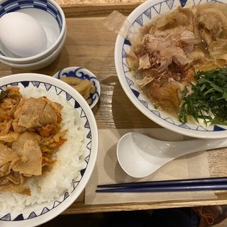 梅かつお豚汁定食(ごちとん OOTEMORI店)