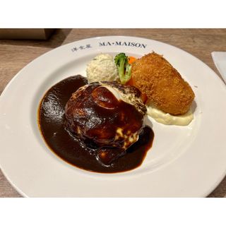 カニクリームコロッケ&ハンバーグ(マ・メゾンキッチン ラシック店)