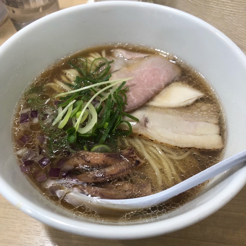 貝と烏賊の醤油らーめん(貝麺みかわ)