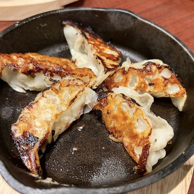 鉄板餃子(酒場もつ猿)