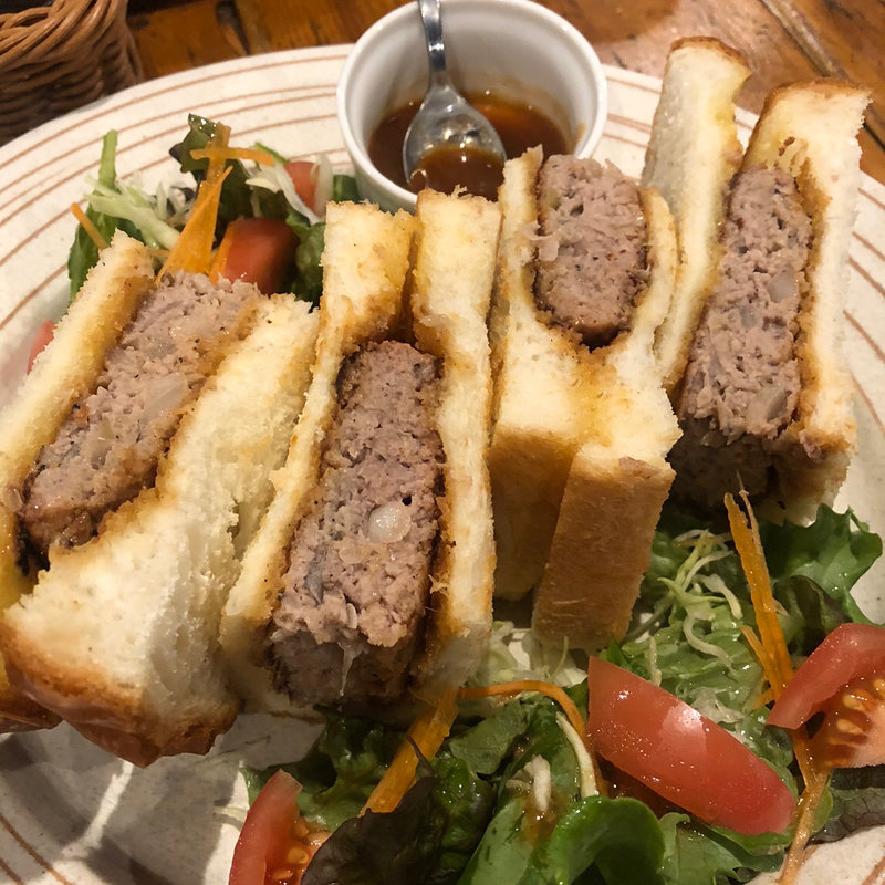 ハンバーグサンド(EJ牧場 （イージェイボクジョウ）)