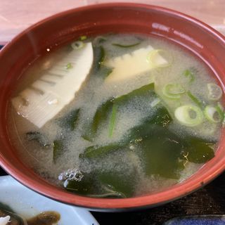 穂先筍とわかめの味噌汁(ザめしや 伊丹南店 )