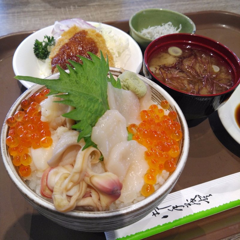 貝鮮丼(はこだて海鮮市場本店)