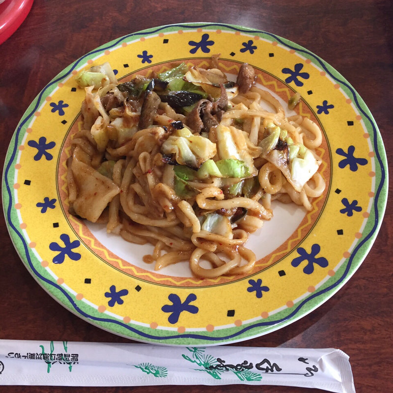 ホルモン焼きうどん(お食事処たかくら )