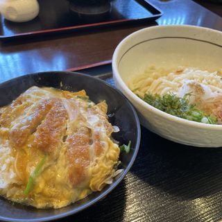 選べるセットメニュー　カツ丼&冷ぶっかけうどん(かぎ卯 （かぎう）)