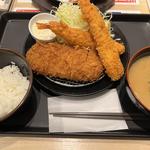 ロースカツと海老フライ定食(とんかつ 松のや 東新宿店)