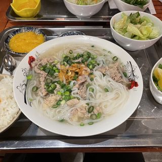 牛肉フォーセット(ベトナム料理NONLA)