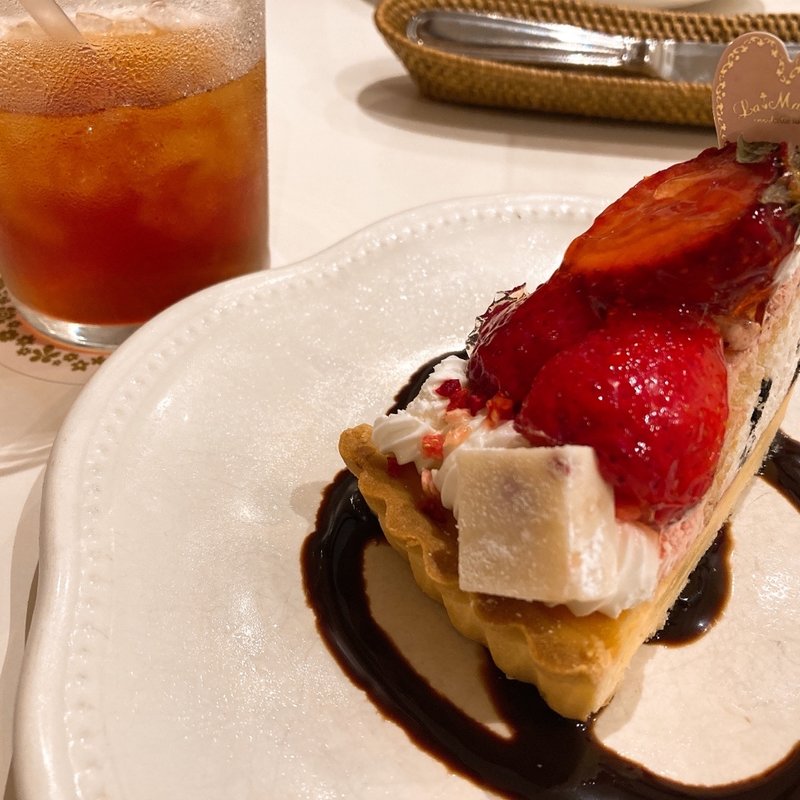 あまおうとホワイト生チョコのベイクドチーズタルト(ラ・メゾン アンソレイユターブル ルミネ大宮店)