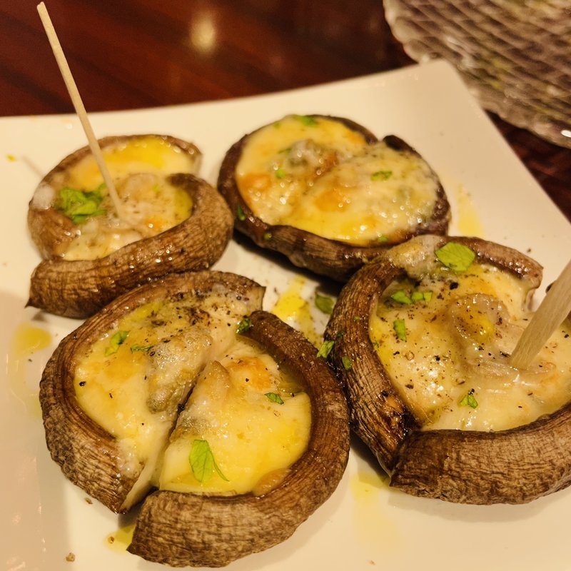 椎茸ゴルゴゾーラ(ワインバー古越)