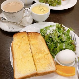 スペシャルトースト（カフェオレ）(さかい珈琲 広島千田町店 )