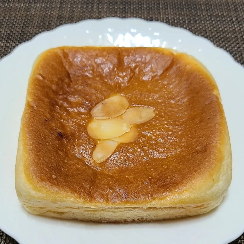 韮山牛乳クリームパン(リトルマーメイド エキア成増店)