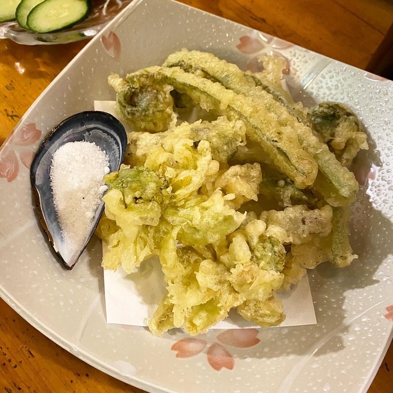 山菜の天ぷら(都夏 （ツゲ）)