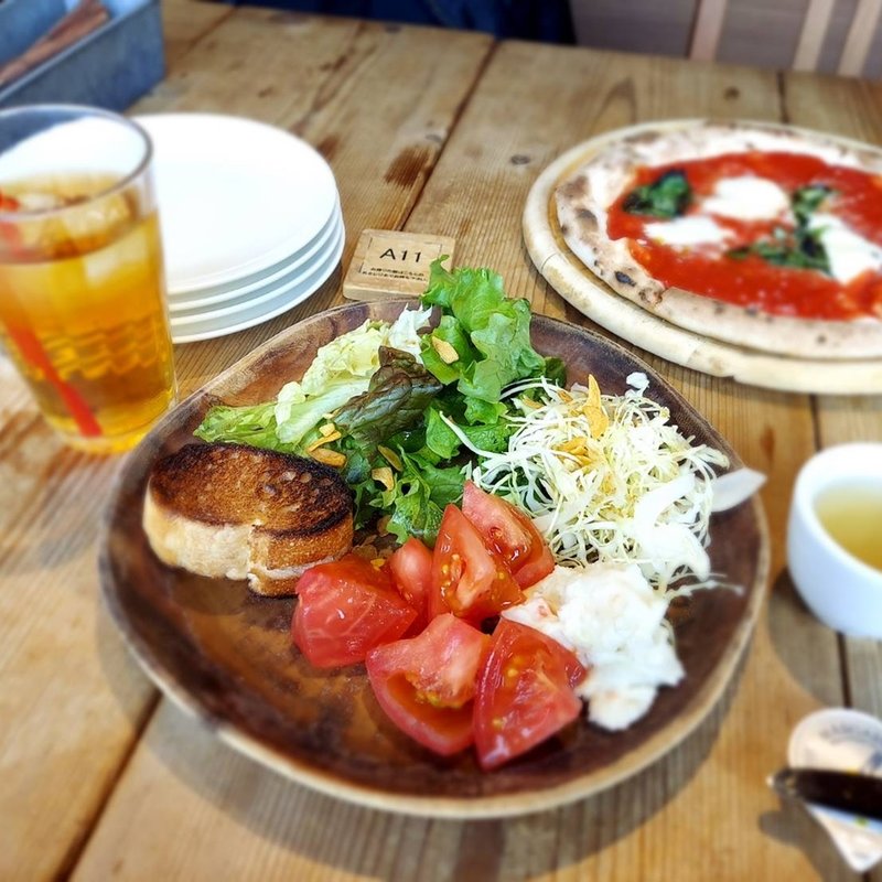 マルガリータピザとサラダバー(デイズキッチン)