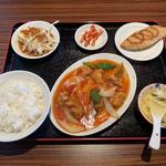 酢豚ランチ(龍府 （リュウフ）)