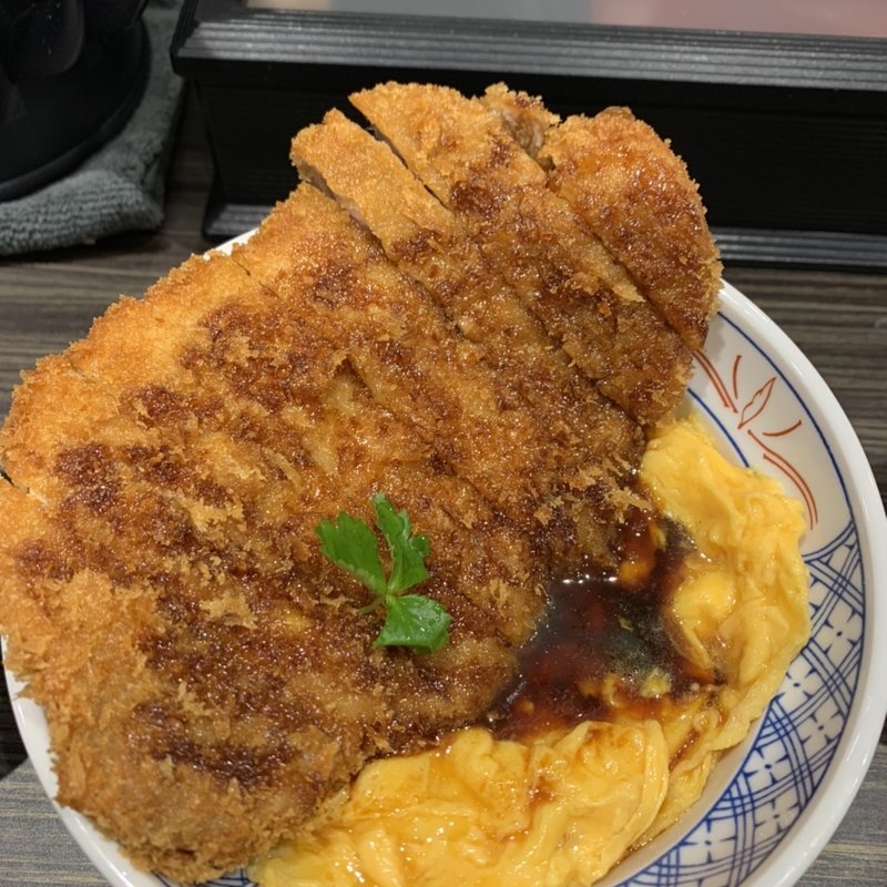 とじないカツ丼ロース(たまごダブル)(カツ丼は人を幸せにする)