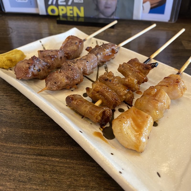 はつ、はらみ、ミノサンド、てっぽう(焼きとん 大黒 岩塚店)