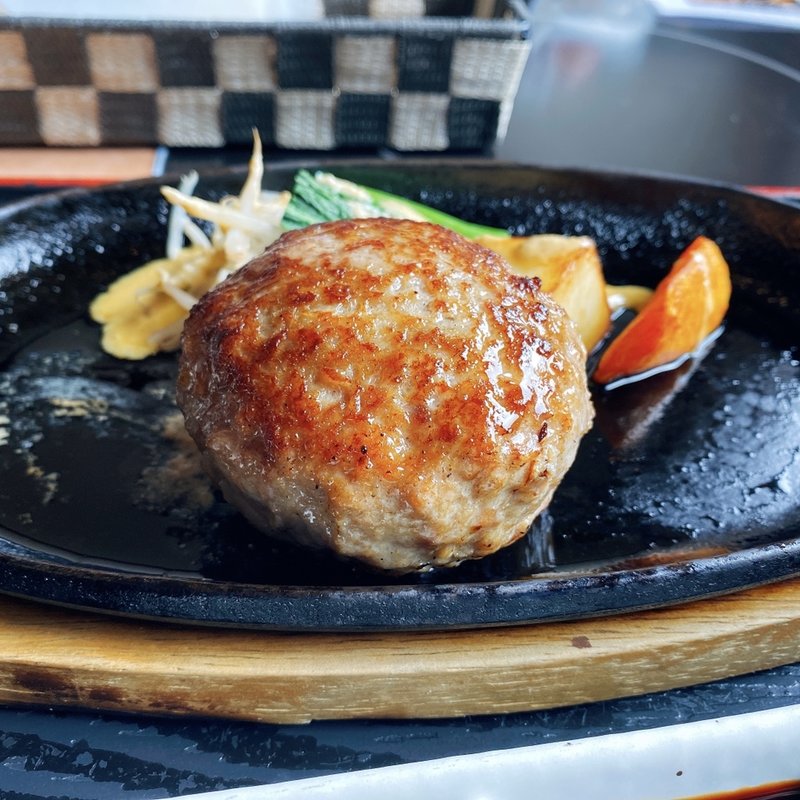 白格ハンバーグ定食(丑舎 格之進)