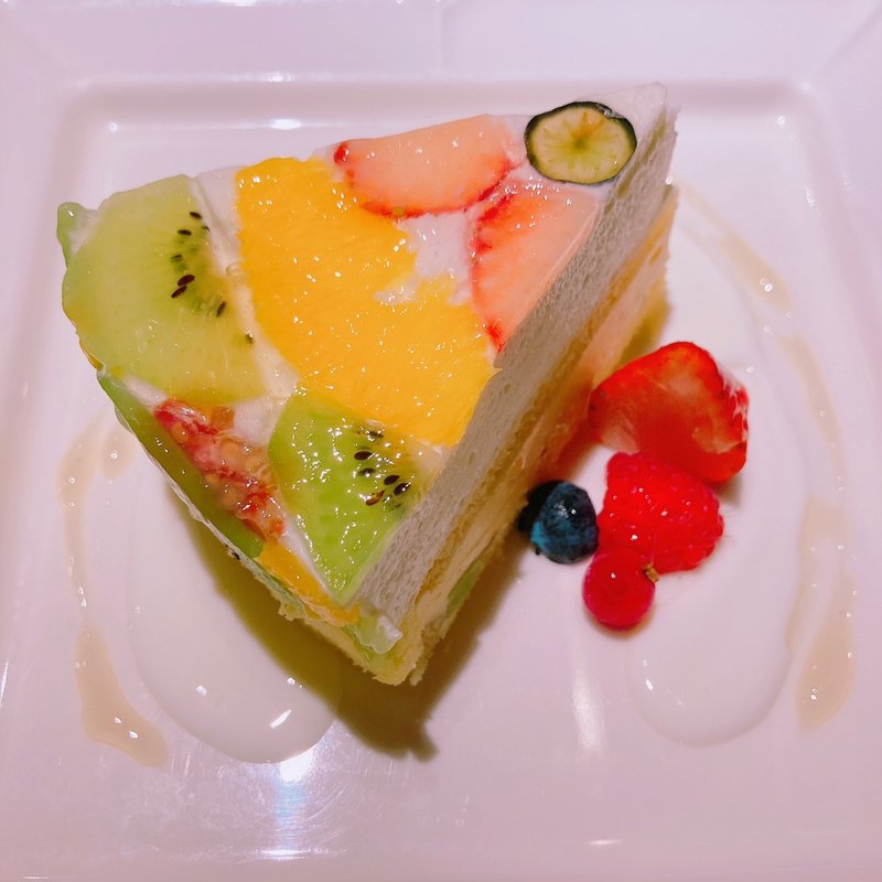 ヨーグルトと蜂蜜のフルーツケーキ(珈琲茶館　集 新宿店 )