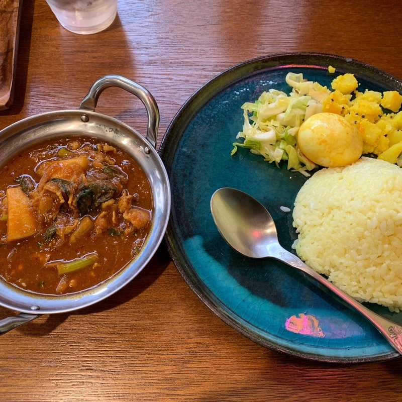 日替り(牛肉と春菊、冬瓜の甘辛八丁味噌カレー)(リコ プア （rico pua）)