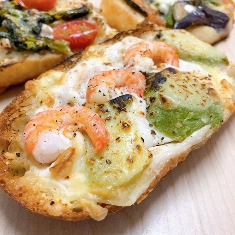 エビとアボカドのタルティーヌ(LilliPuT （リリパット）)