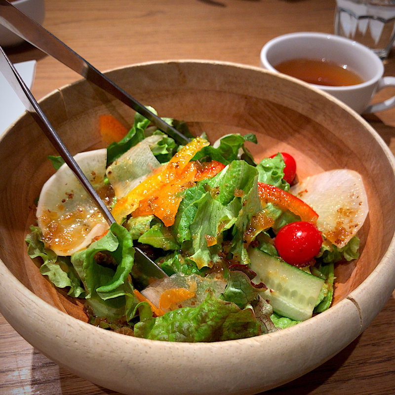 セットのサラダとスープ(グリルみのる)