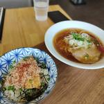 メシケンセット (醤油 ＋ 和風カツ丼)(大衆食堂 中華そばとおコメのお店 メシケン。)