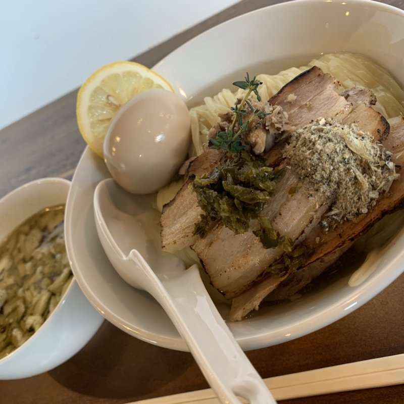 昆布水塩つけ麺 大盛(万歳市場(魚介淡麗中華そば 麺屋ATSU))