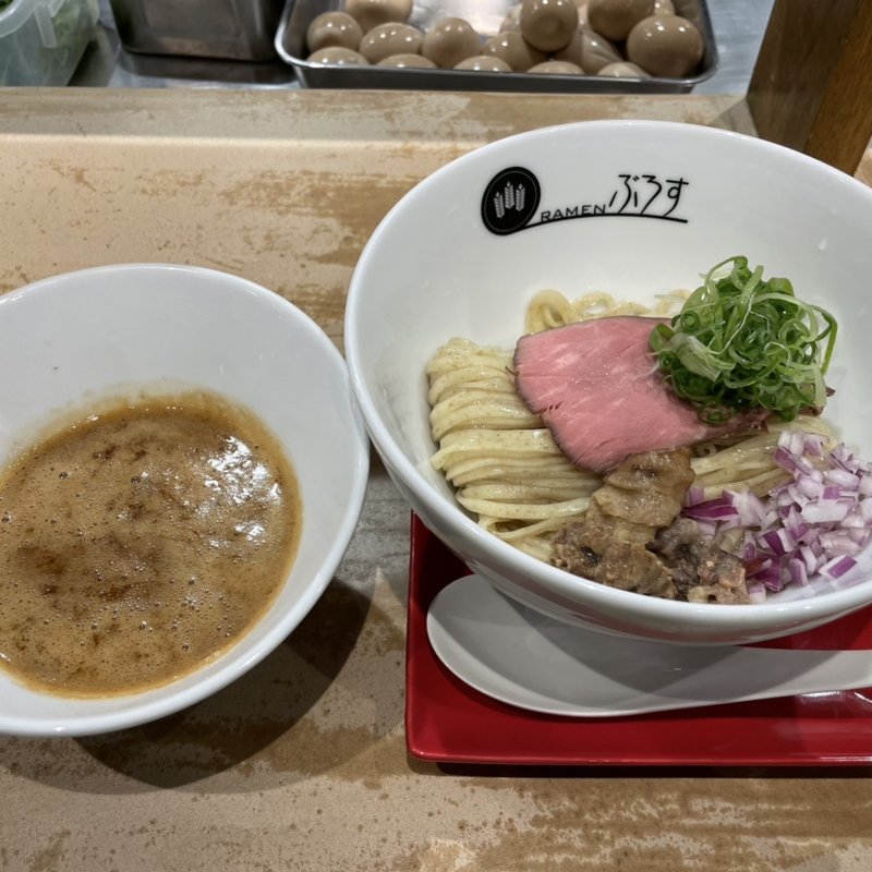牛白湯つけ麺(ＲＡＭＥＮ　ぶろす)