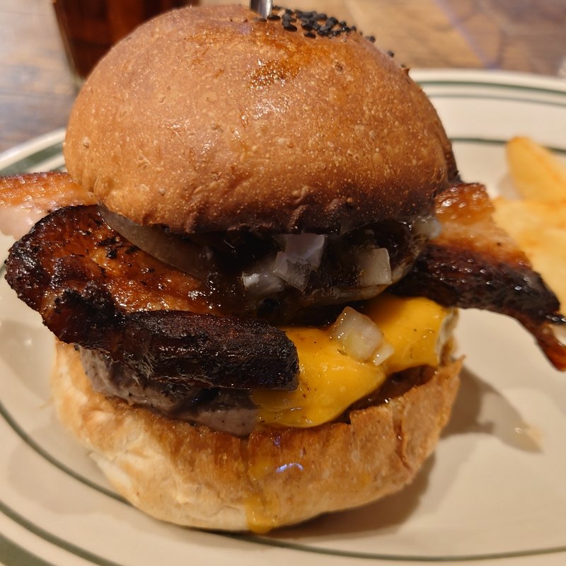 アップルベーコンチーズバーガー(マンチズ バーガー シャック （MUNCH'S BURGER SHACK）)
