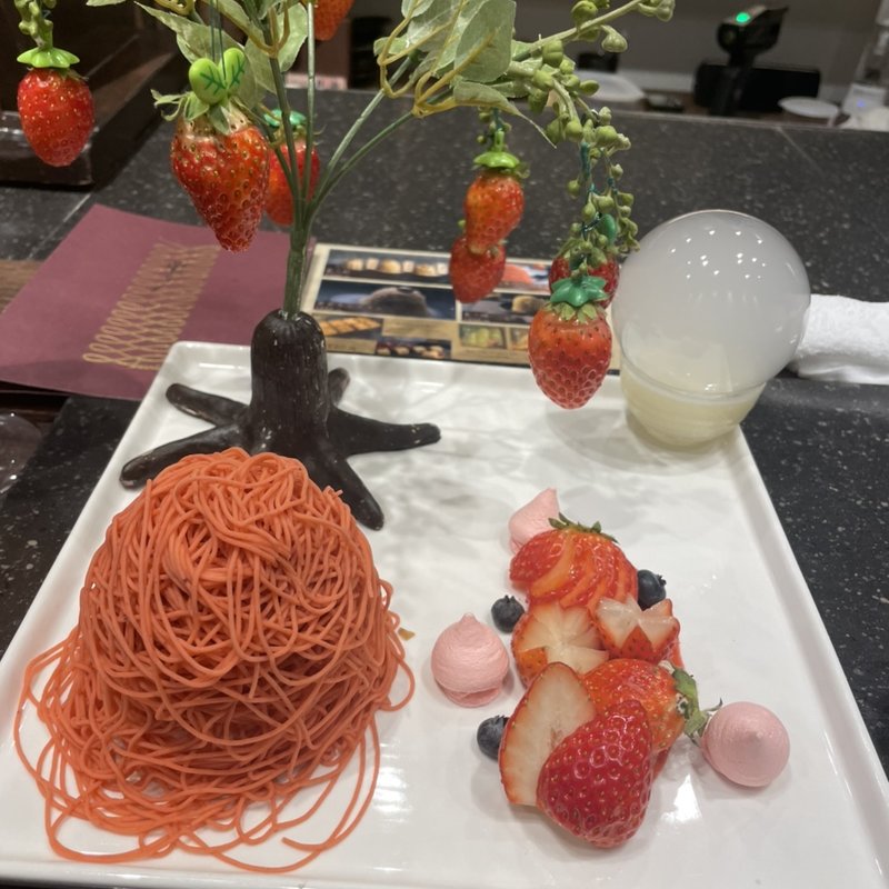 季節の贅沢果物モンブラン(栗りん)