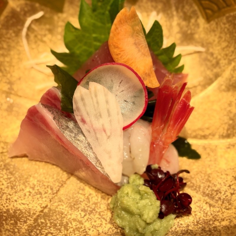 春の魚のお造り(鮨・天麩羅・鉄板焼 羽衣)